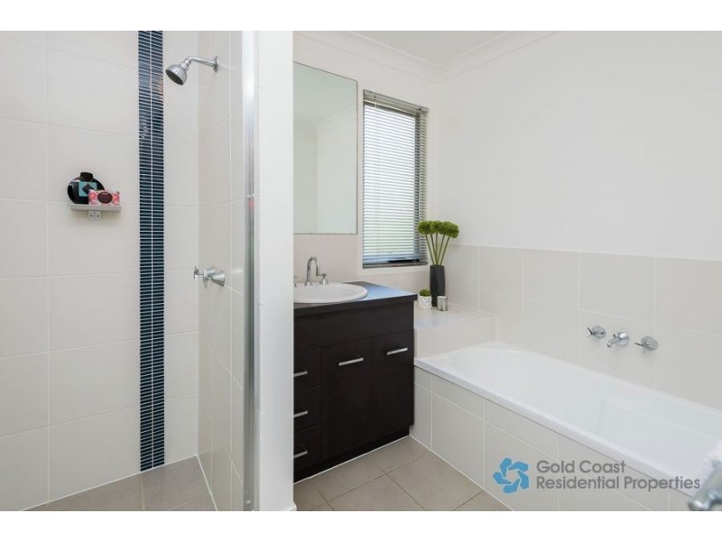 62 Cobb and Co. Drive, Oxenford QLD 4210