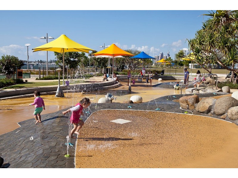 9 Spencer St, Southport QLD 4215