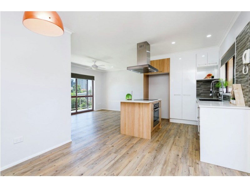 5/26 Thomas Drive, Surfers Paradise QLD 4217