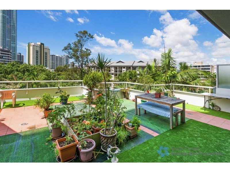309/70 Remembrance Drive, Surfers Paradise QLD 4217