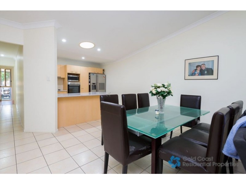 2/2 Dickinson Street, Upper Coomera QLD 4209