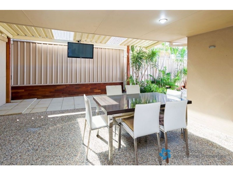 2/2 Dickinson Street, Upper Coomera QLD 4209