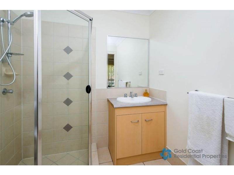 2/2 Dickinson Street, Upper Coomera QLD 4209