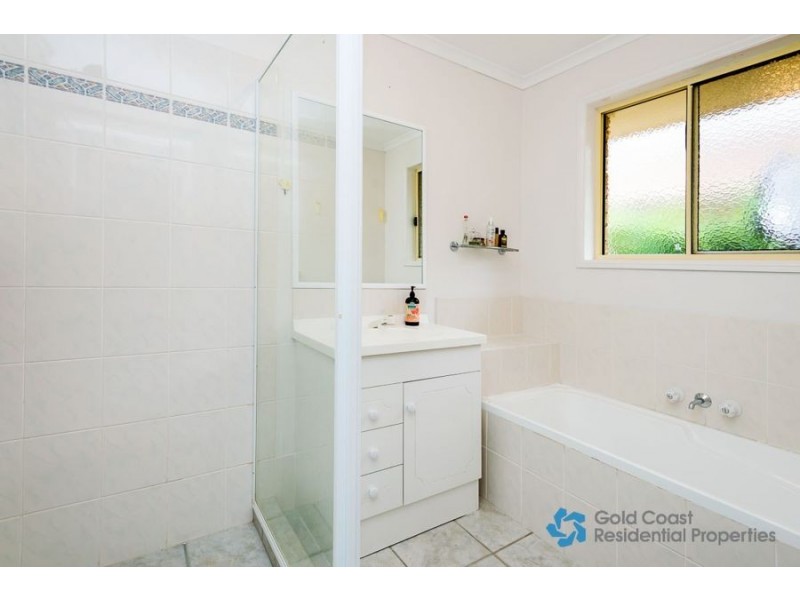 7 Lomandra Court, Oxenford QLD 4210