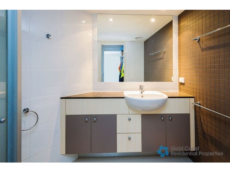 21 Cypress Avenue, Surfers Paradise QLD 4217