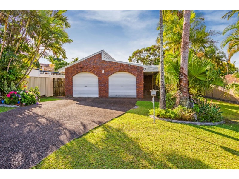 9 Essendon Close, Arundel QLD 4214