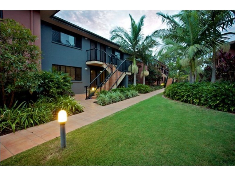 30/7-11 Brown Street, Labrador QLD 4215