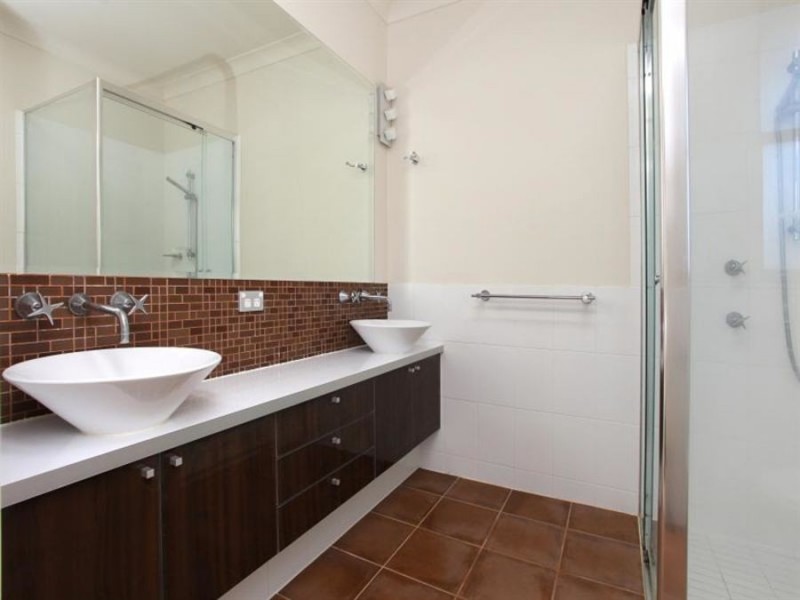 3314 Central Place, Carrara QLD 4211