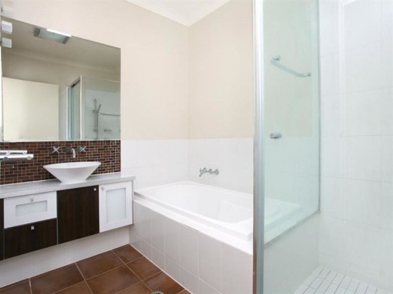 3314 Central Place, Carrara QLD 4211