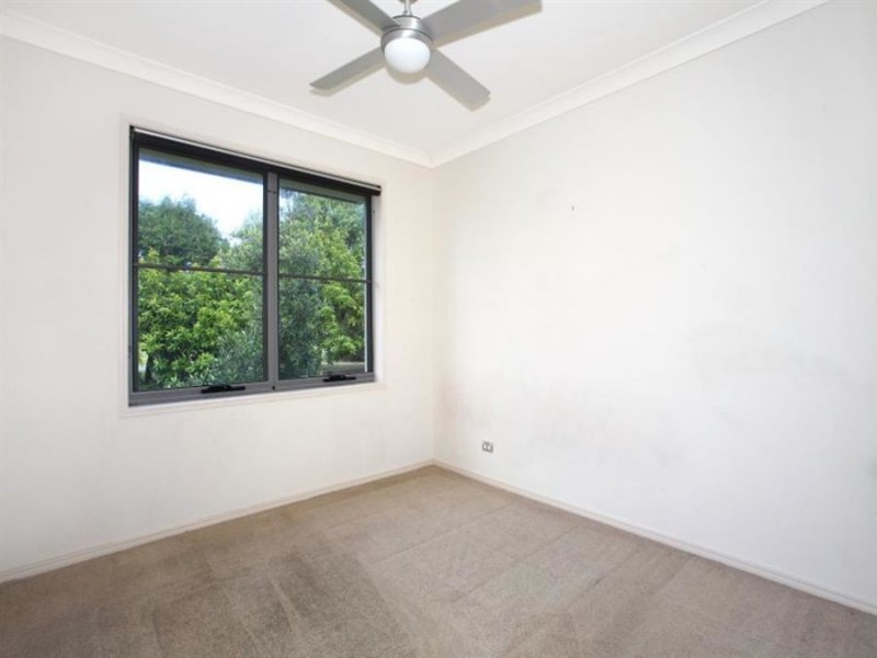 3314 Central Place, Carrara QLD 4211