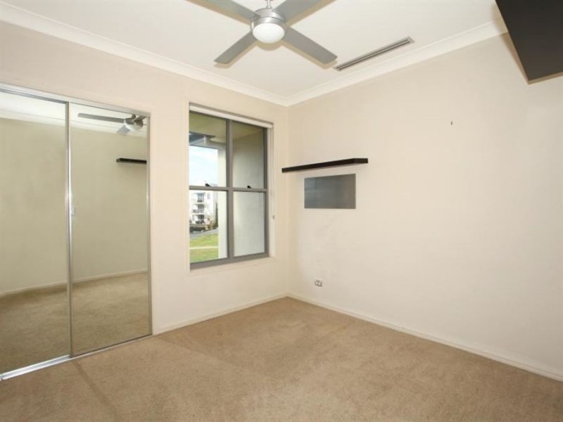 3314 Central Place, Carrara QLD 4211