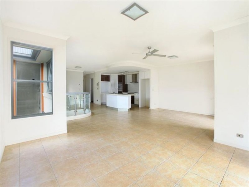 3314 Central Place, Carrara QLD 4211