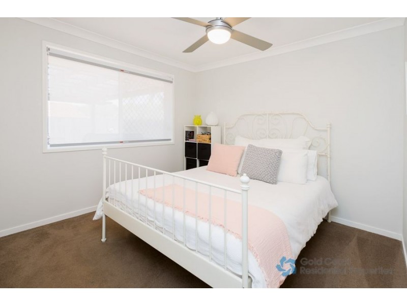 6 Berwick Court, Arundel QLD 4214