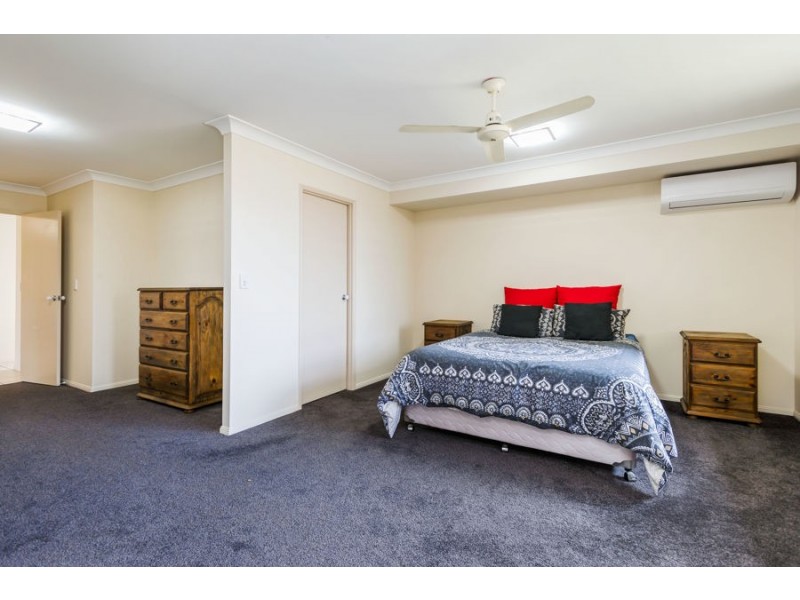 4 Zane Street, Molendinar QLD 4214