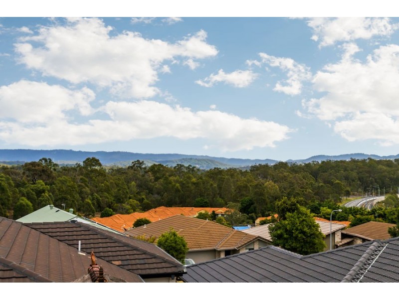 4 Zane Street, Molendinar QLD 4214