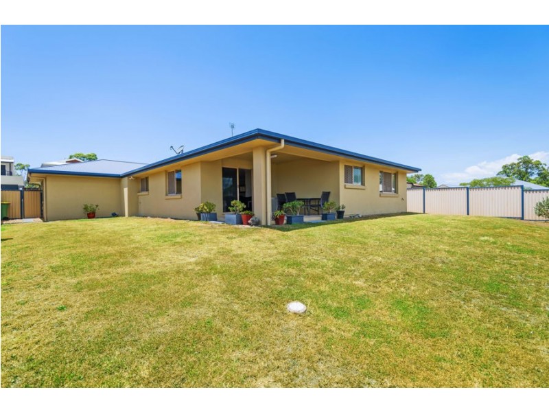 4 Zane Street, Molendinar QLD 4214
