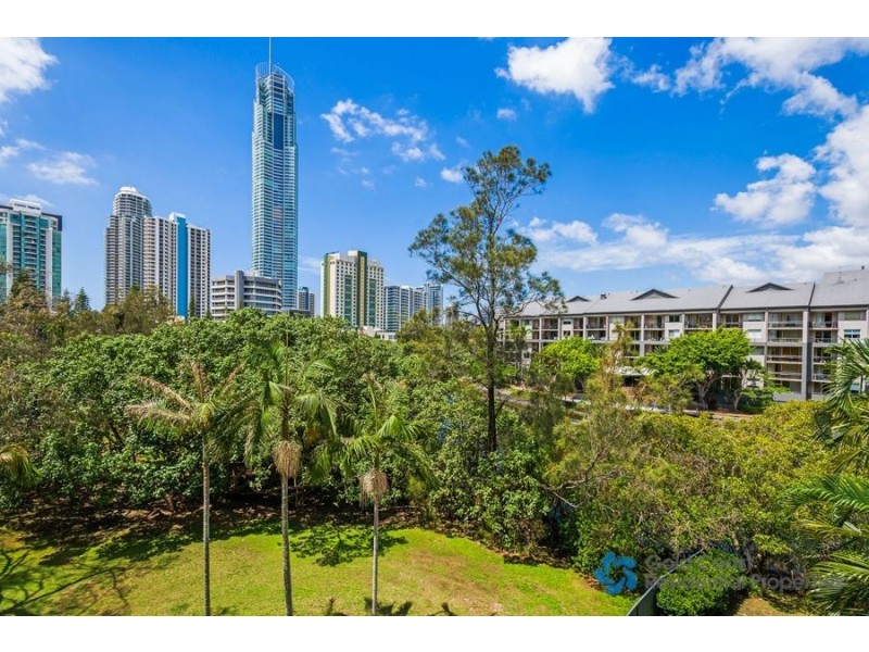 70 “Surfers Plaza Resort” Remembrance Dr, Surfers Paradise QLD 4217