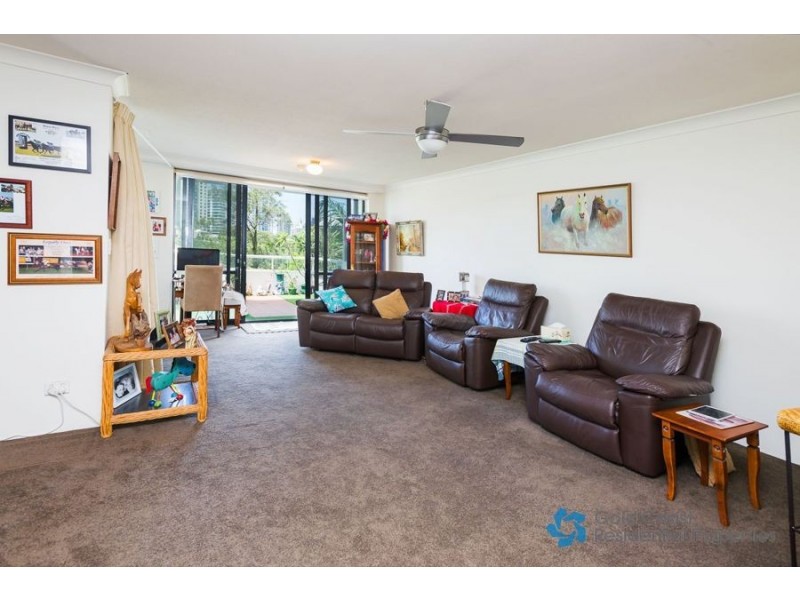 70 “Surfers Plaza Resort” Remembrance Dr, Surfers Paradise QLD 4217