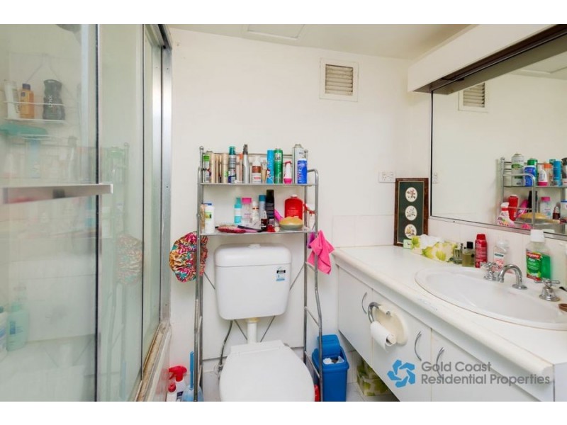 70 “Surfers Plaza Resort” Remembrance Dr, Surfers Paradise QLD 4217