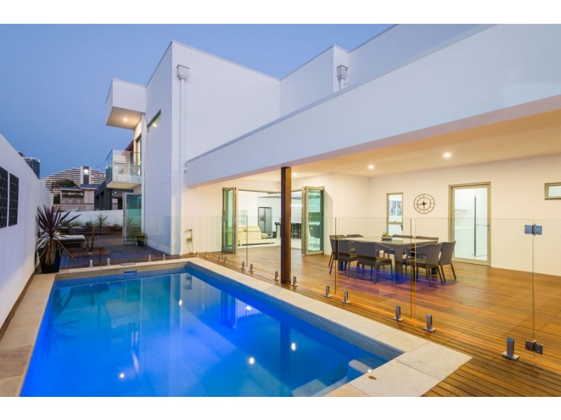 23 Merrimac Blvd, Broadbeach Waters QLD 4218