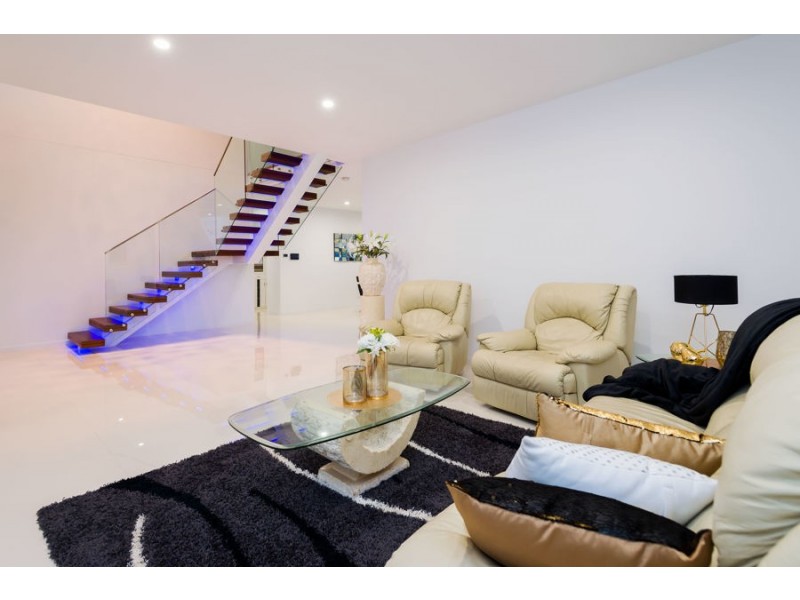 23 Merrimac Blvd, Broadbeach Waters QLD 4218
