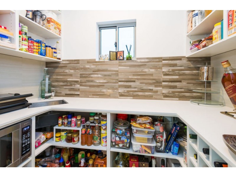 23 Merrimac Blvd, Broadbeach Waters QLD 4218