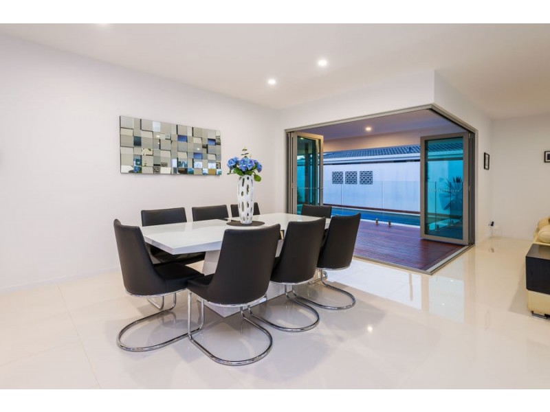 23 Merrimac Blvd, Broadbeach Waters QLD 4218