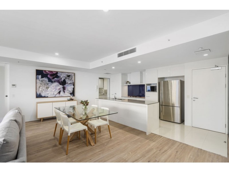 9 Ferny Ave, Surfers Paradise QLD 4217