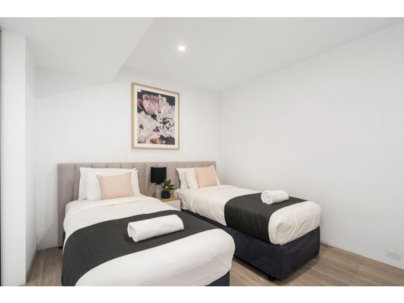 9 Ferny Ave, Surfers Paradise QLD 4217