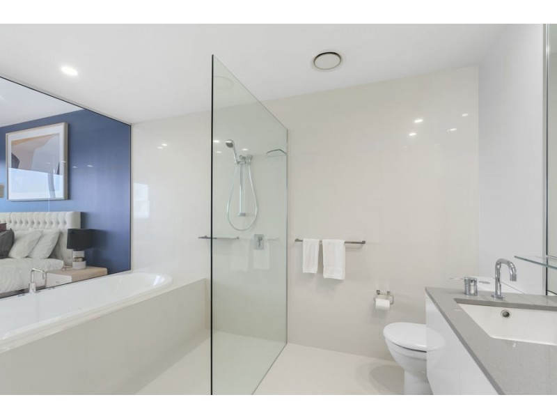 9 Ferny Ave, Surfers Paradise QLD 4217