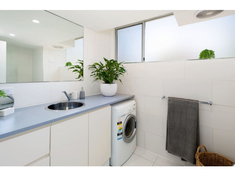 1/21 First Avenue, Surfers Paradise QLD 4217