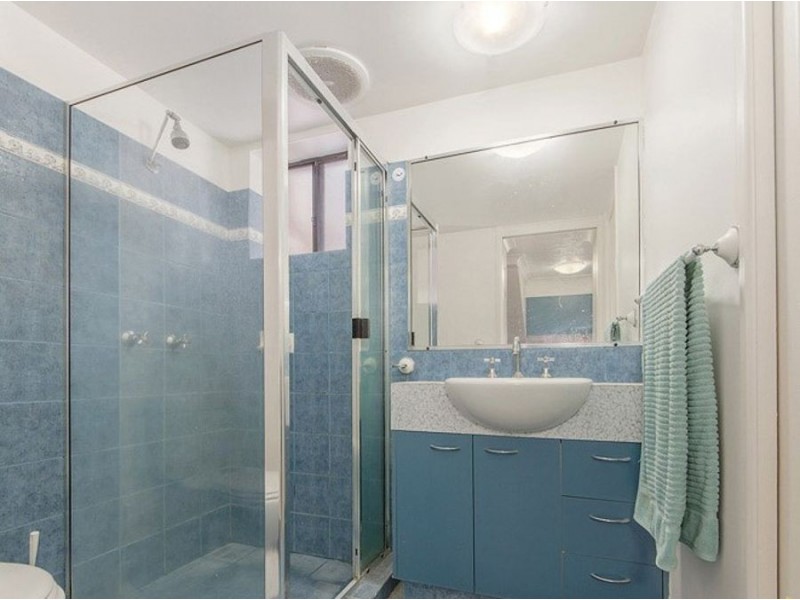 4/23 Second Avenue, Broadbeach QLD 4218