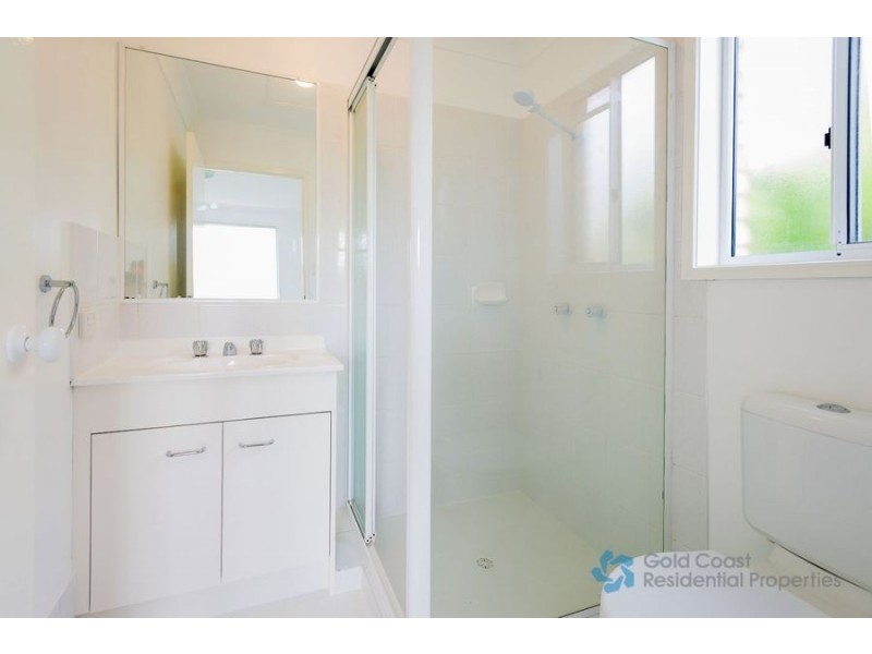 33/9-15 Harrier Drive, Burleigh Waters QLD 4220