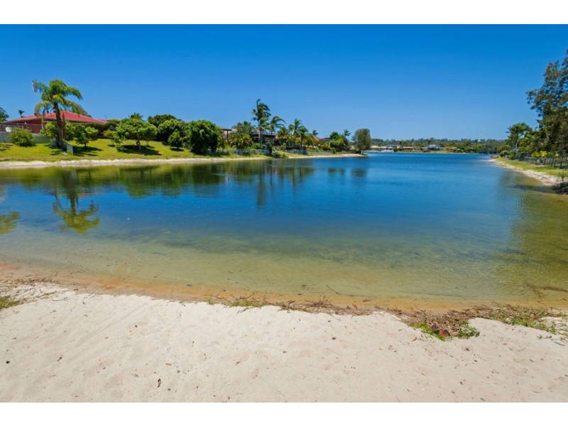 33/9-15 Harrier Drive, Burleigh Waters QLD 4220