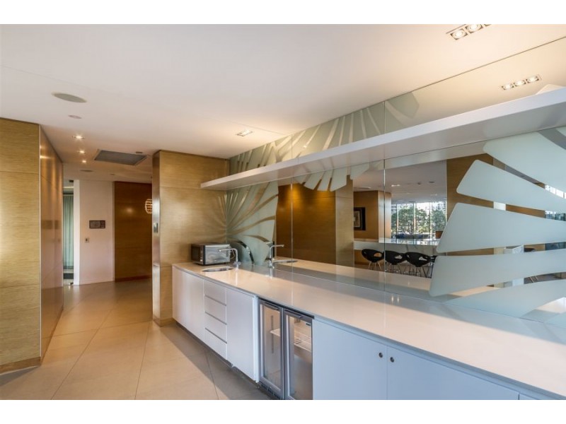 22303/21 Elizabeth Avenue, Broadbeach QLD 4218