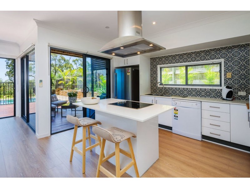 15 Zane Street, Molendinar QLD 4214