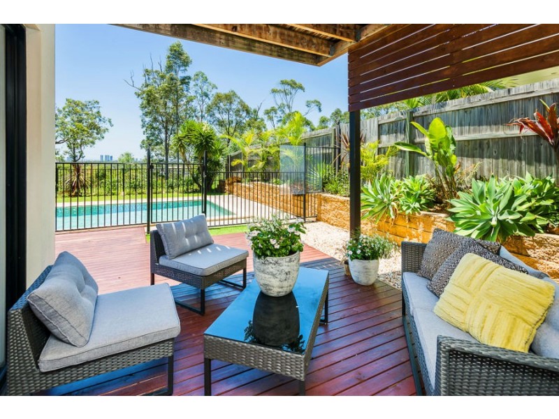 15 Zane Street, Molendinar QLD 4214