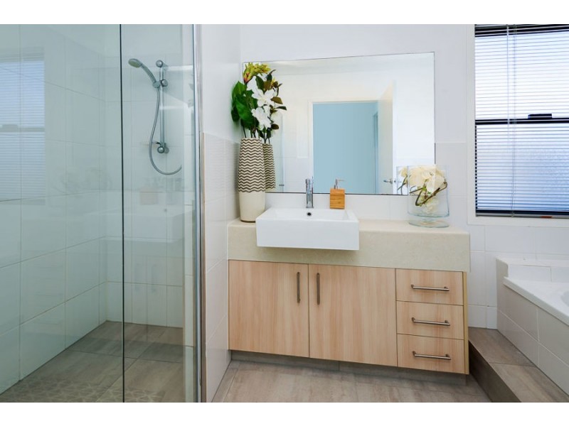 15 Zane Street, Molendinar QLD 4214