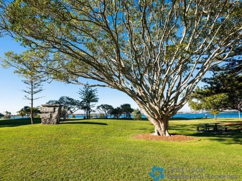 11 Frank St, Labrador QLD 4215