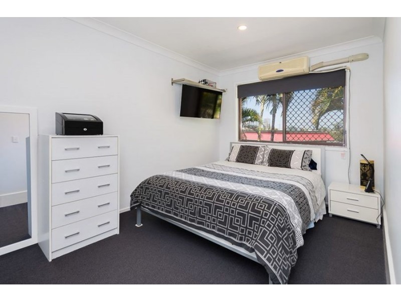 4/11 Frank Street, Labrador QLD 4215