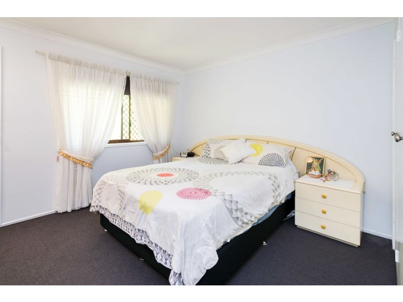 4/11 Frank Street, Labrador QLD 4215