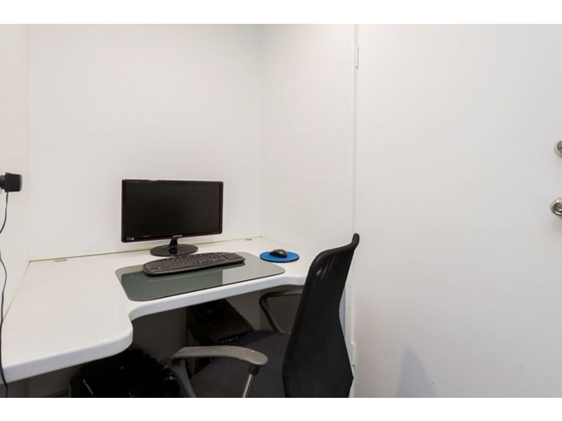 4/11 Frank Street, Labrador QLD 4215