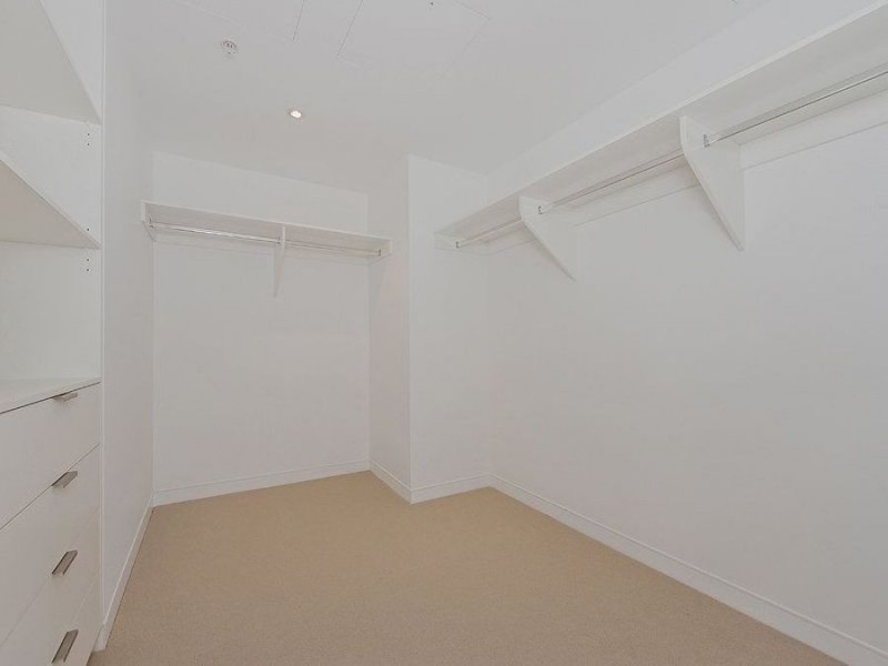 22303/4 Charles Avenue, Broadbeach QLD 4218