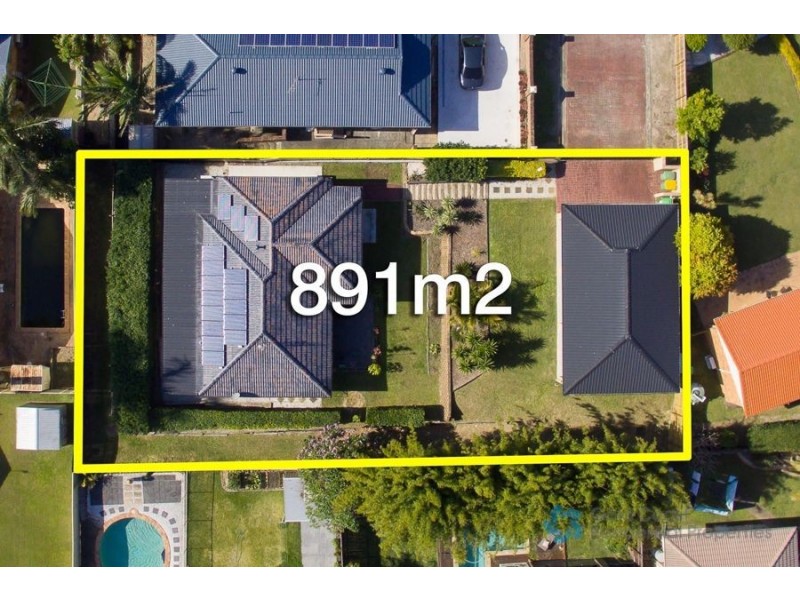 13 Langer Place, Arundel QLD 4214