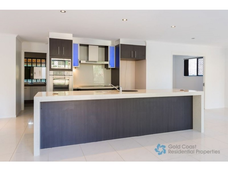 13 Langer Place, Arundel QLD 4214