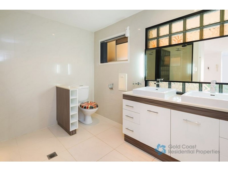 13 Langer Place, Arundel QLD 4214