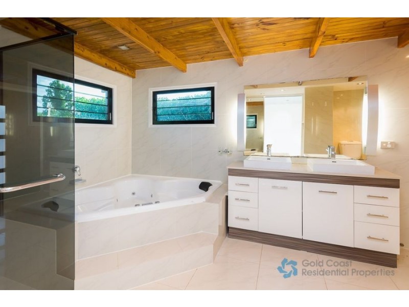 13 Langer Place, Arundel QLD 4214