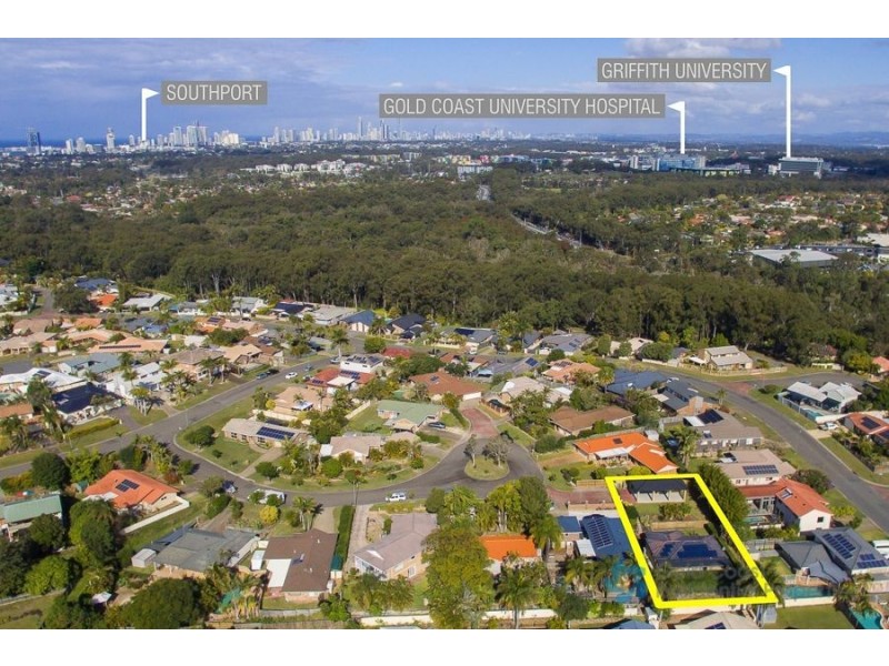 13 Langer Place, Arundel QLD 4214