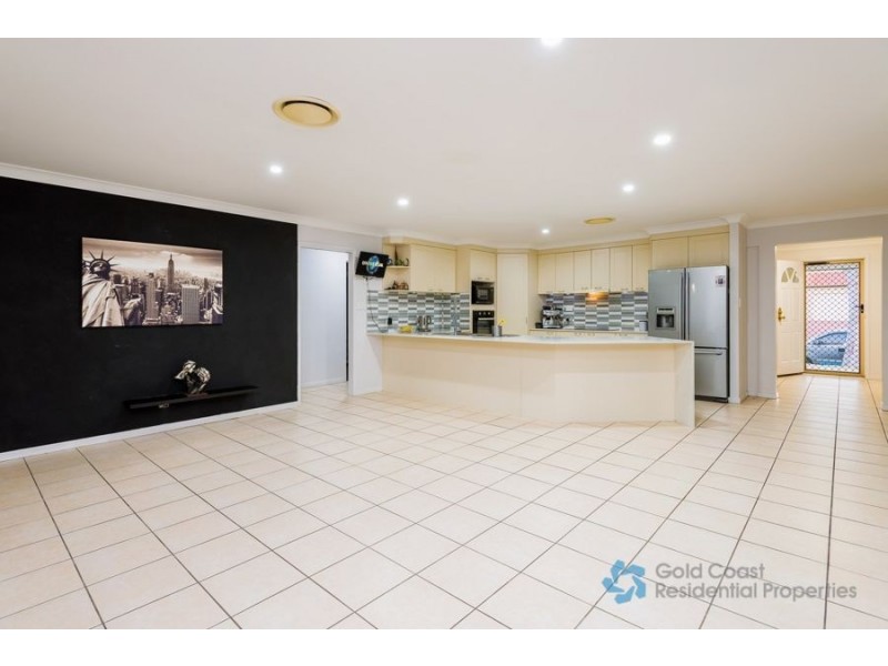 4 Applegum Place, Molendinar QLD 4214