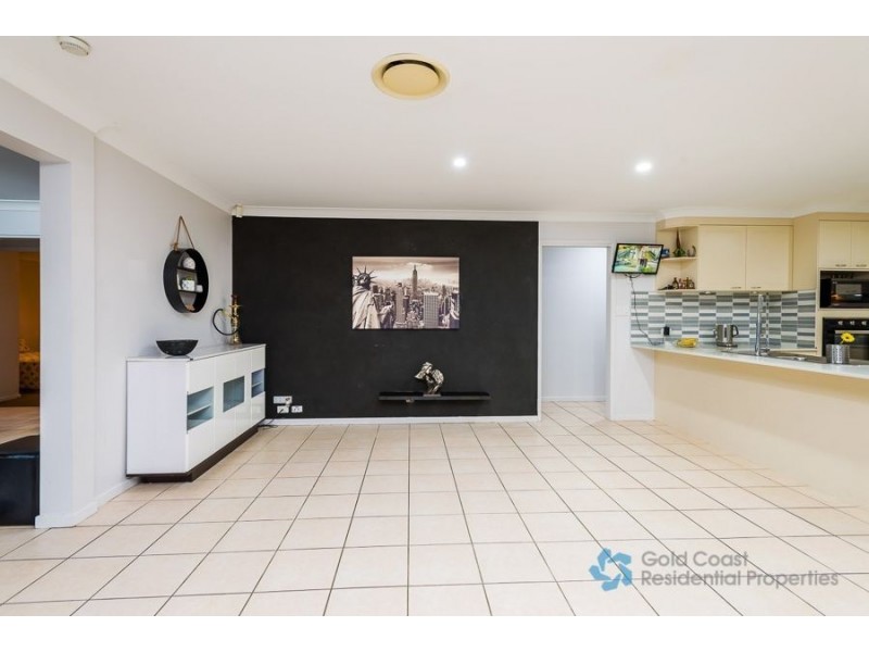 4 Applegum Place, Molendinar QLD 4214